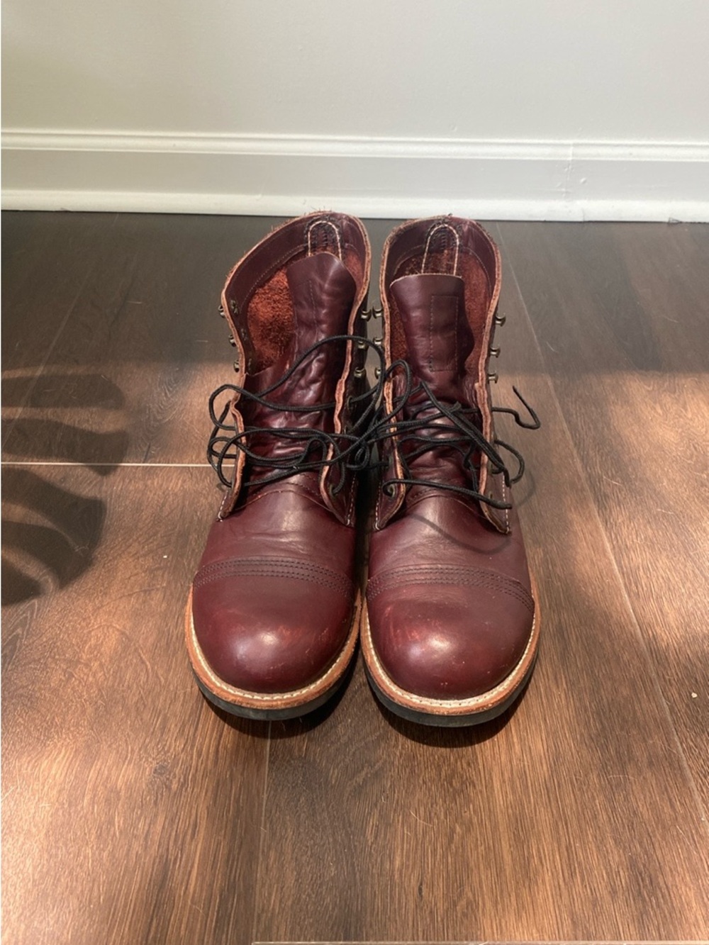 Red Wing Shoes Men's Iron Ranger in Oxblood Leather Lace-Up Boots - Picture 3 of 5